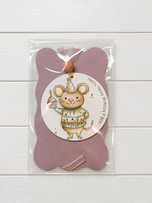 611fc05e3c4ce80992caae23_mouse-and-cupcake-package_1789522368240.jpeg