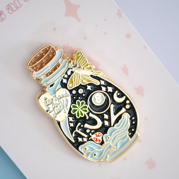 611fc05e3c4ce80992caae23_or-good-luck-bottle-pin-3_1790866475165.jpg