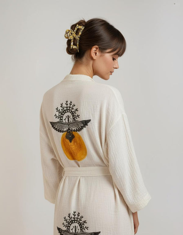 611fc05e3c4ce80992caae23_sol-kimono-1_1780524467994.jpg